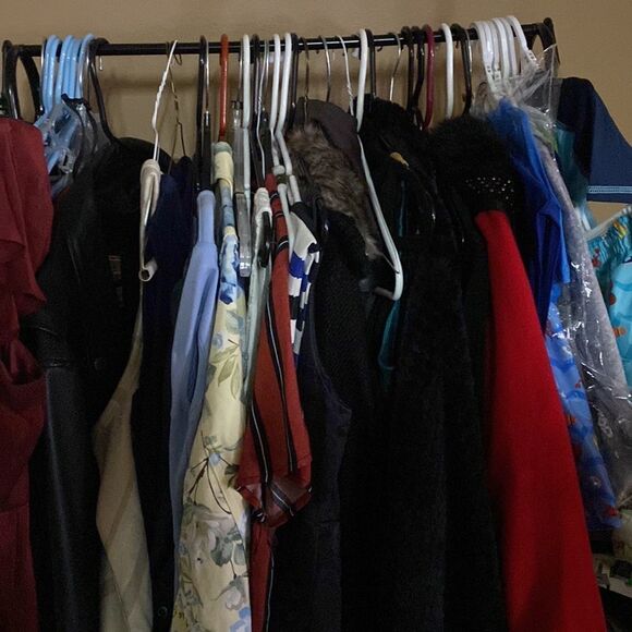 SALE! For resellers looking to buy in bulk! Items from my closet and unlisted - Picture 6 of 12